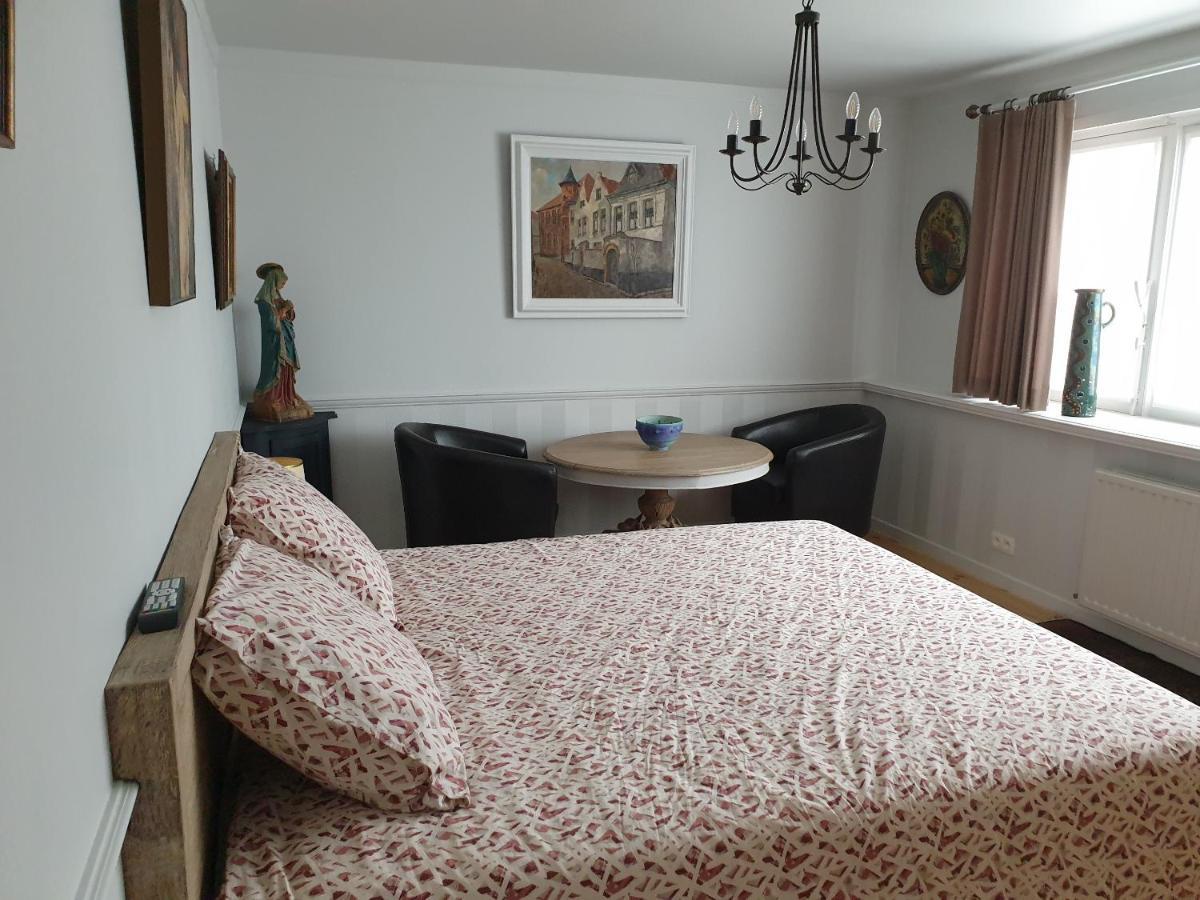 Bed and Breakfast Den Hoge Doorn à Harelbeke Extérieur photo